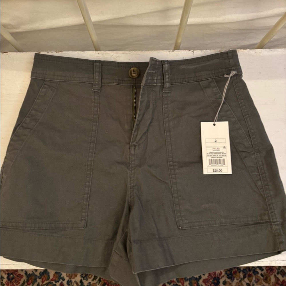 NWT a new day Olive Green shorts